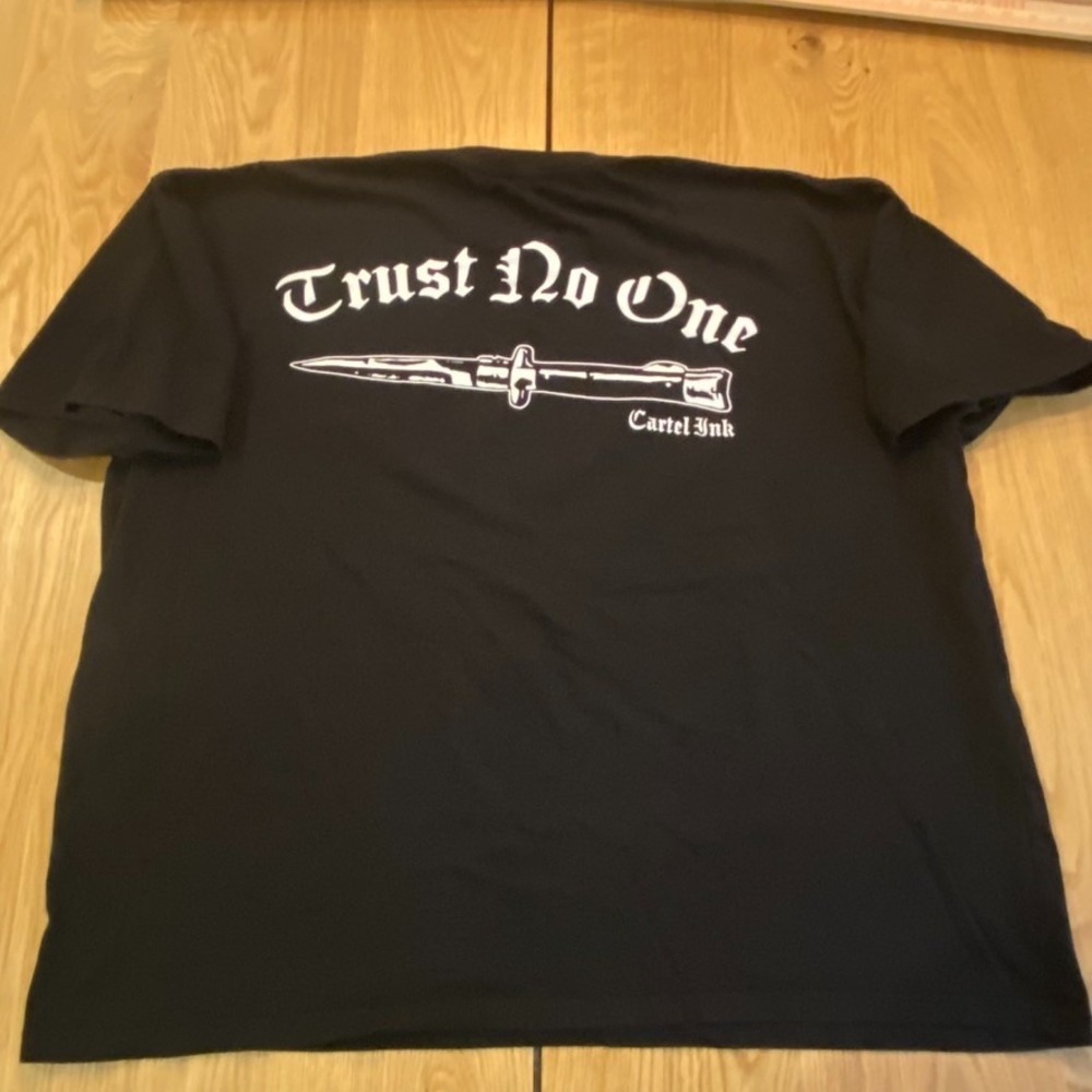 Cartel Ink "Trust no one" t-shirt men's 2XL short sleeve**